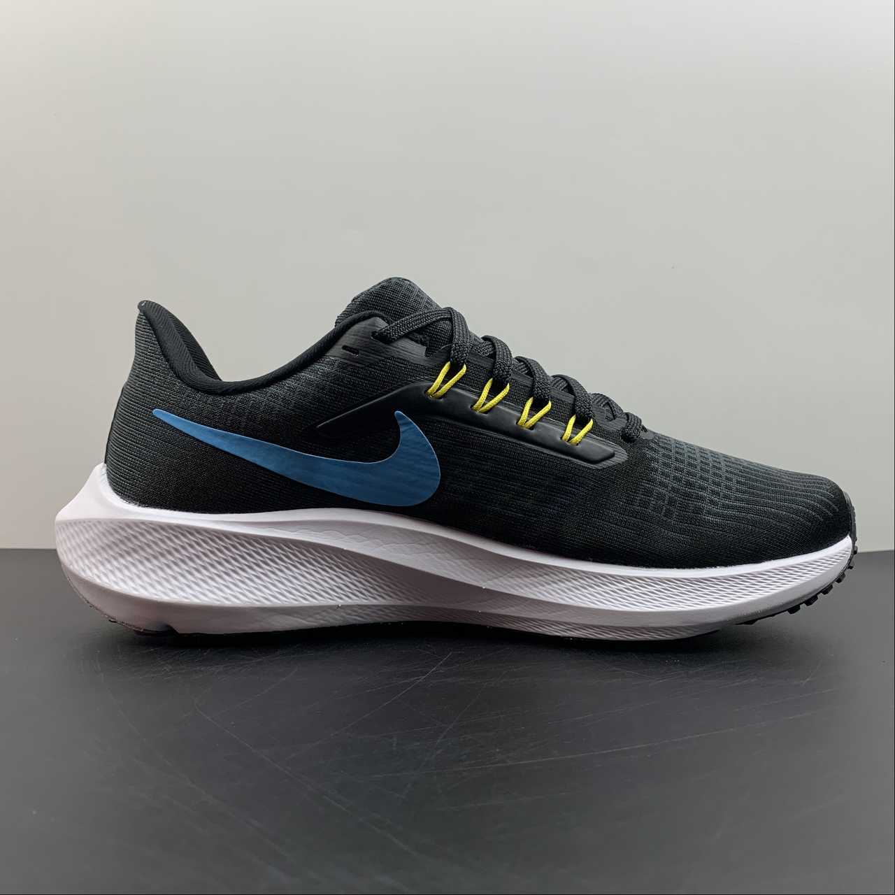Nike Air Zoom Pegasus 39 - Preto/Azul