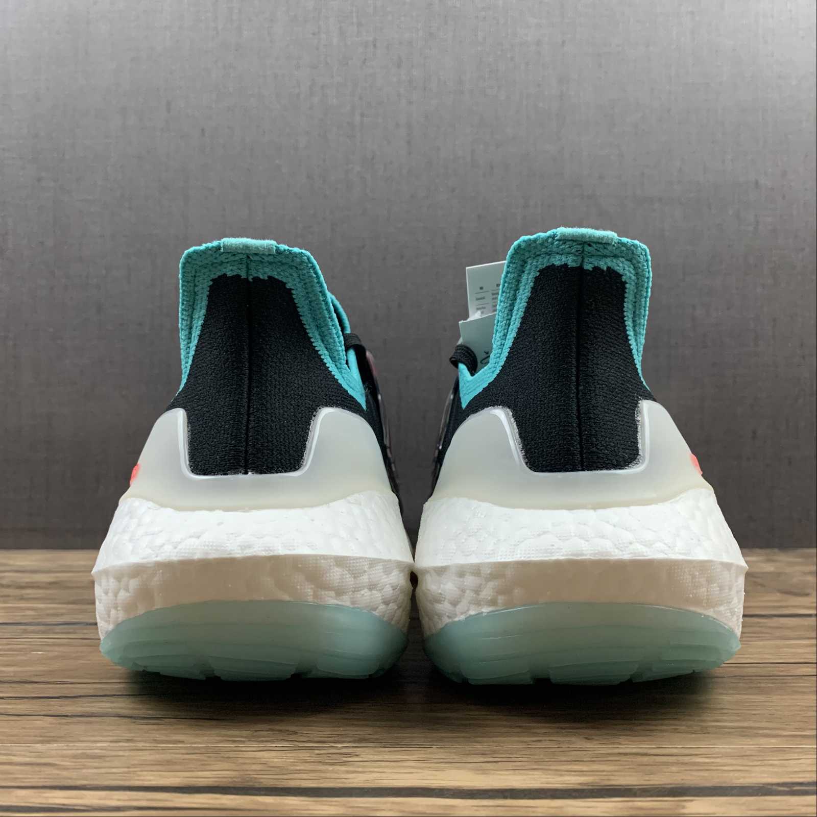 Adidas Ultraboost 22 - Preto/Turquesa