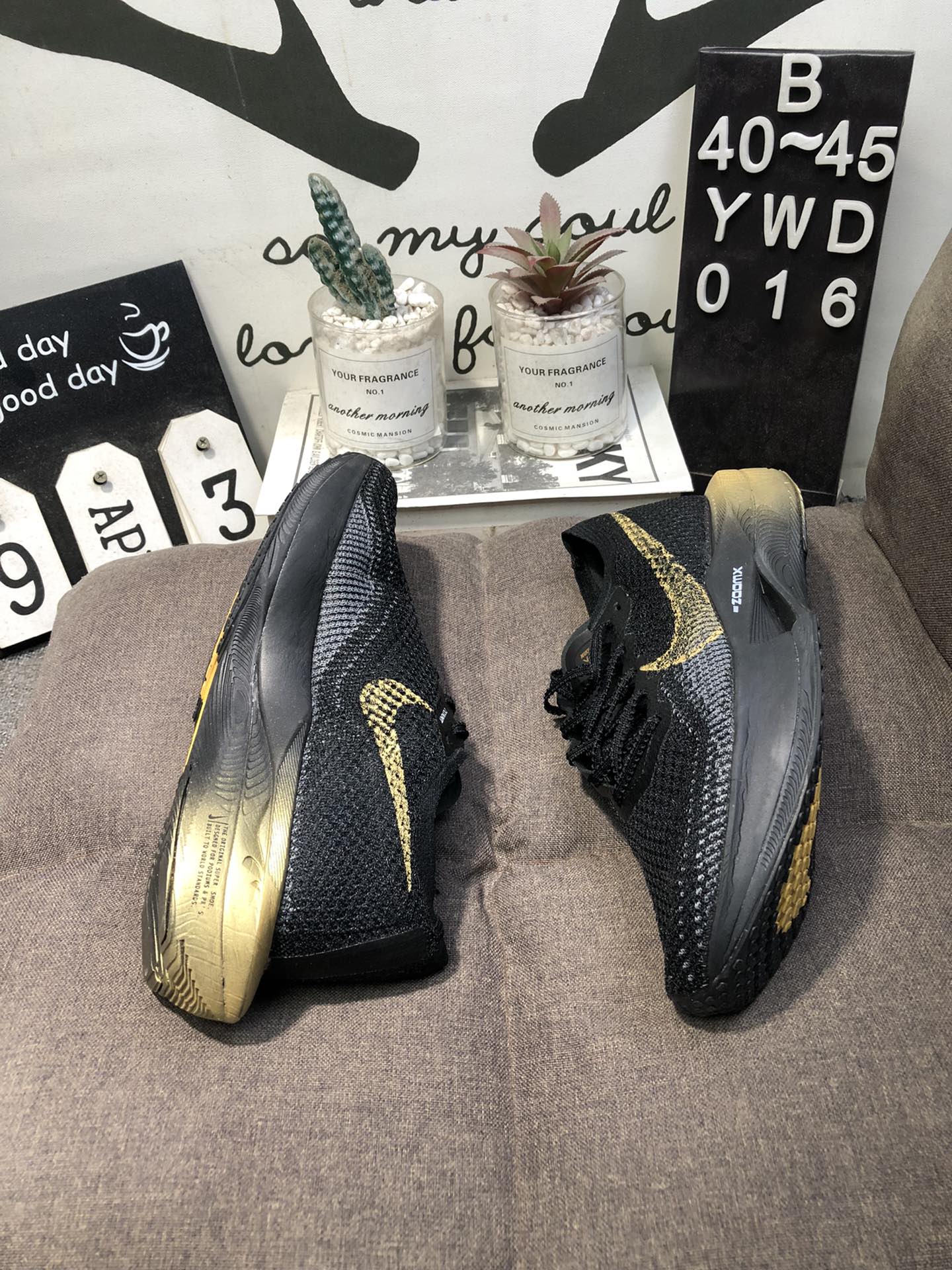 Nike Air Zoom X Vaporfly 3 - Preto/Laranja