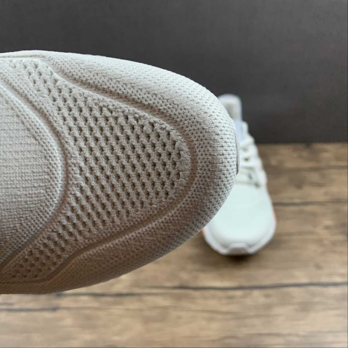 Adidas Ultraboost 22 - Branco/Laranja