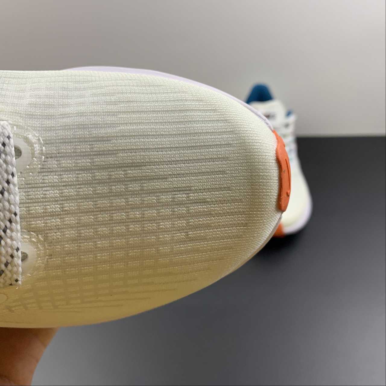 Nike Air Zoom Pegasus 39 - Branco/Laranja