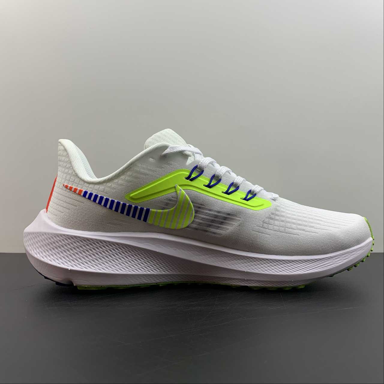 Nike Air Zoom Pegasus 39 - Branco/Amarelo
