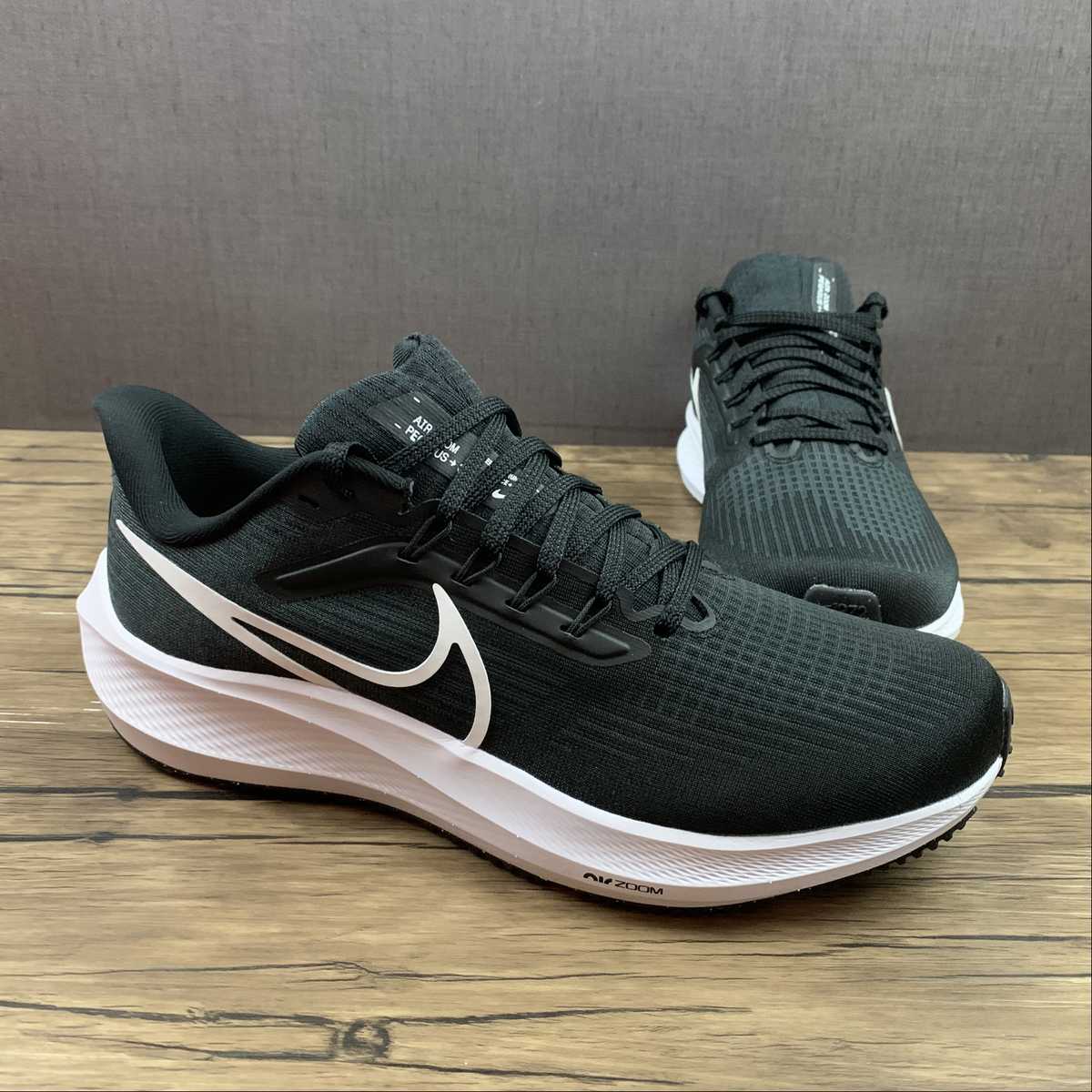 Nike Air Zoom Pegasus 39 - Preto e Branco