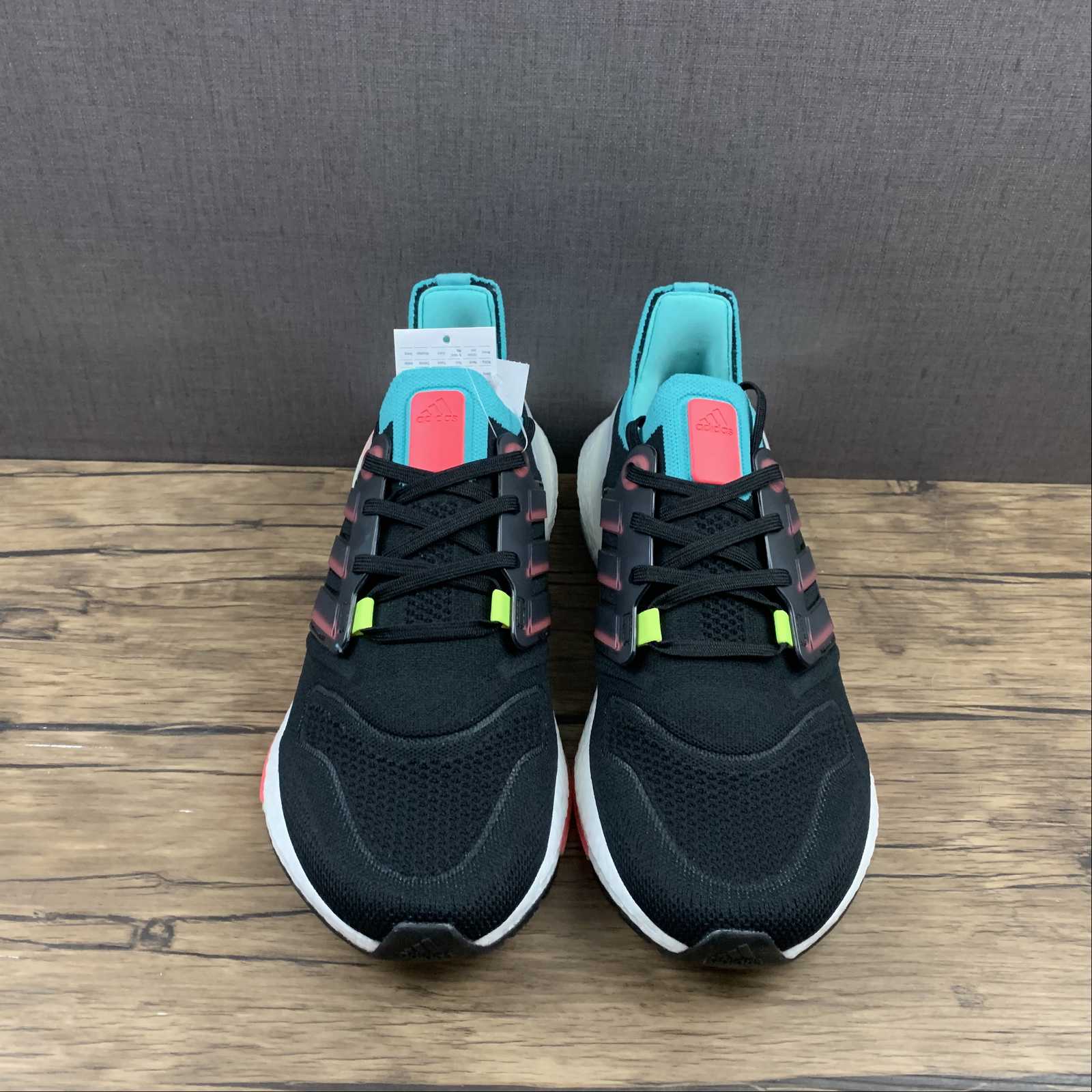 Adidas Ultraboost 22 - Preto/Turquesa