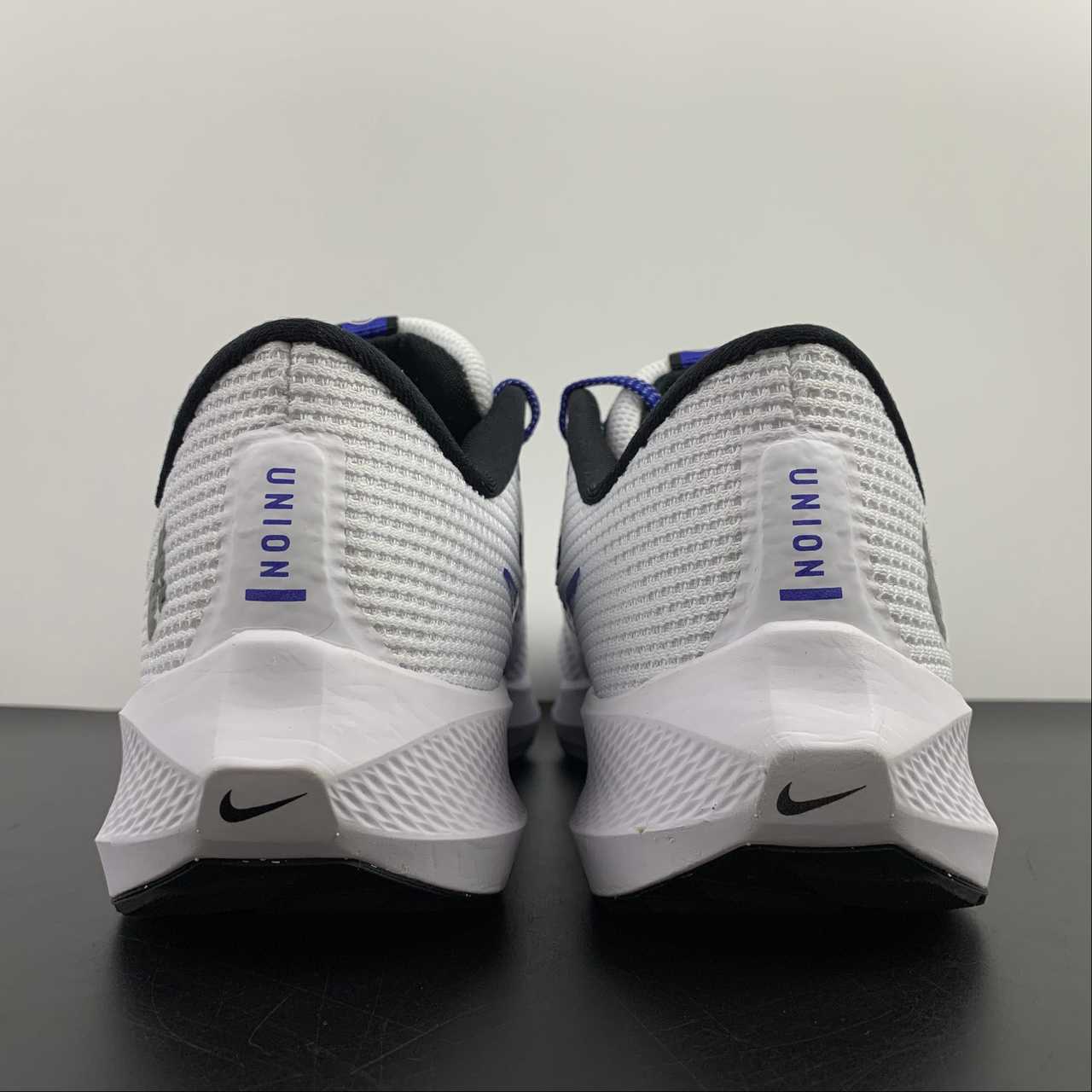 Nike Air Zoom Pegasus 40 - Branco/Azul/Preto