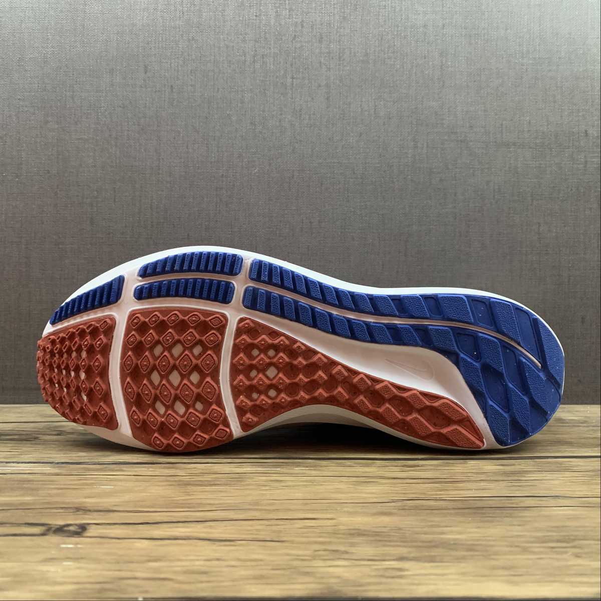 Nike Air Zoom Pegasus 39 - Branco/Laranja/Azul
