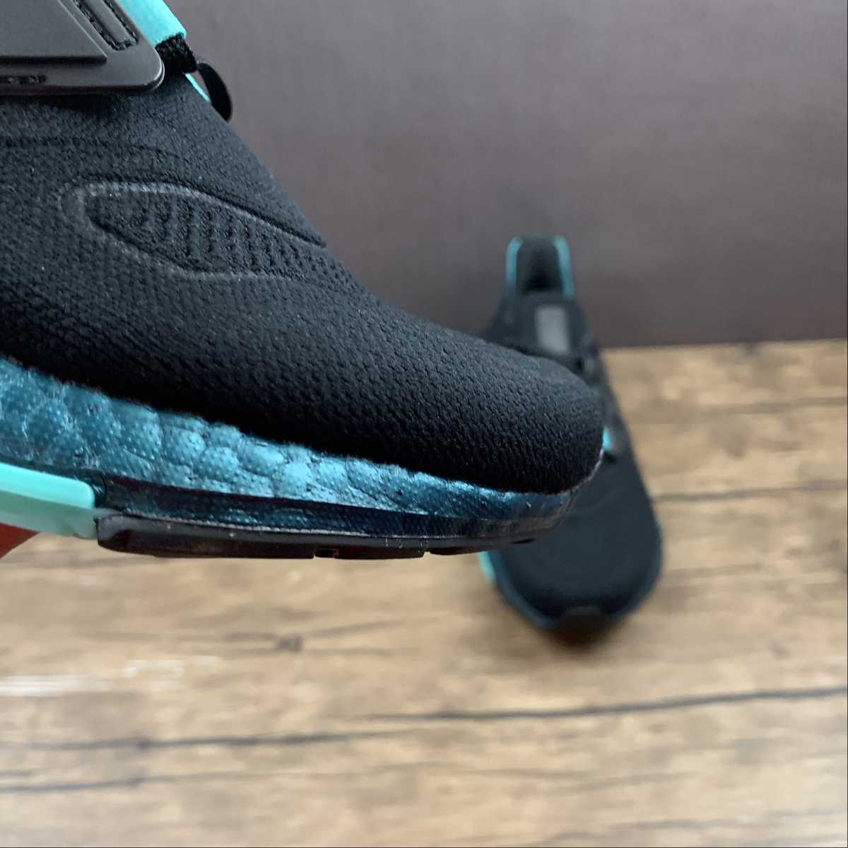 Adidas Ultraboost 22 - Preto/Verde