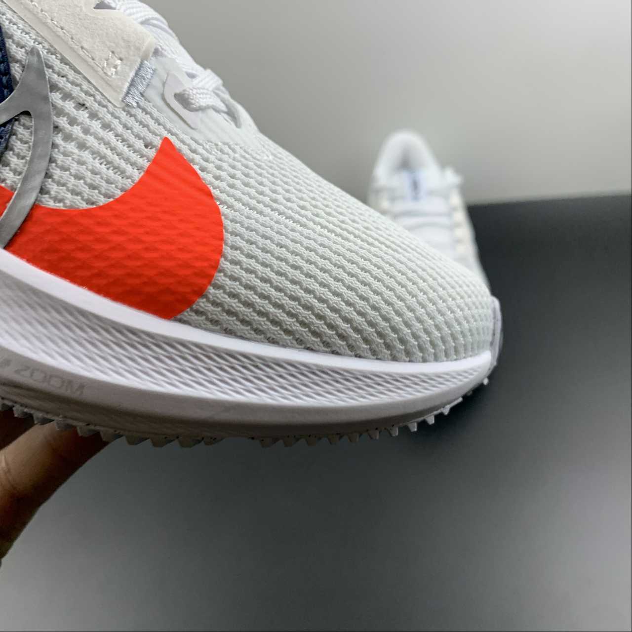 Nike Air Zoom Pegasus 40 - Branco/Preto/Laranja