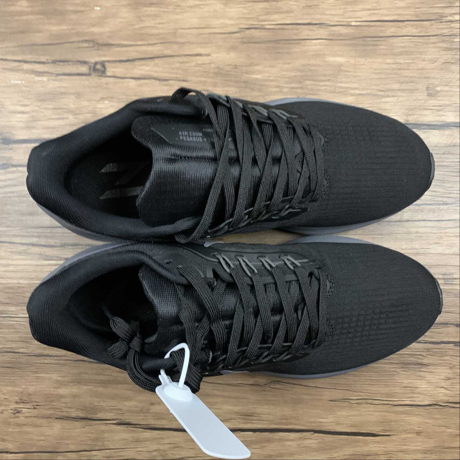 Nike Air Zoom Pegasus 39 - Preto/Cinza Escuro