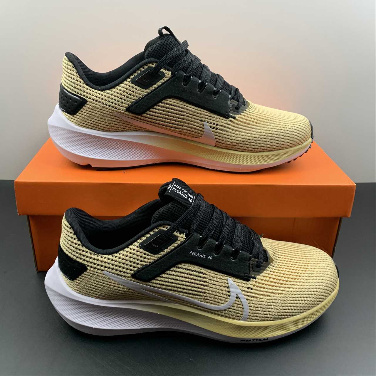 Nike Air Zoom Pegasus 40 - Bege/Preto