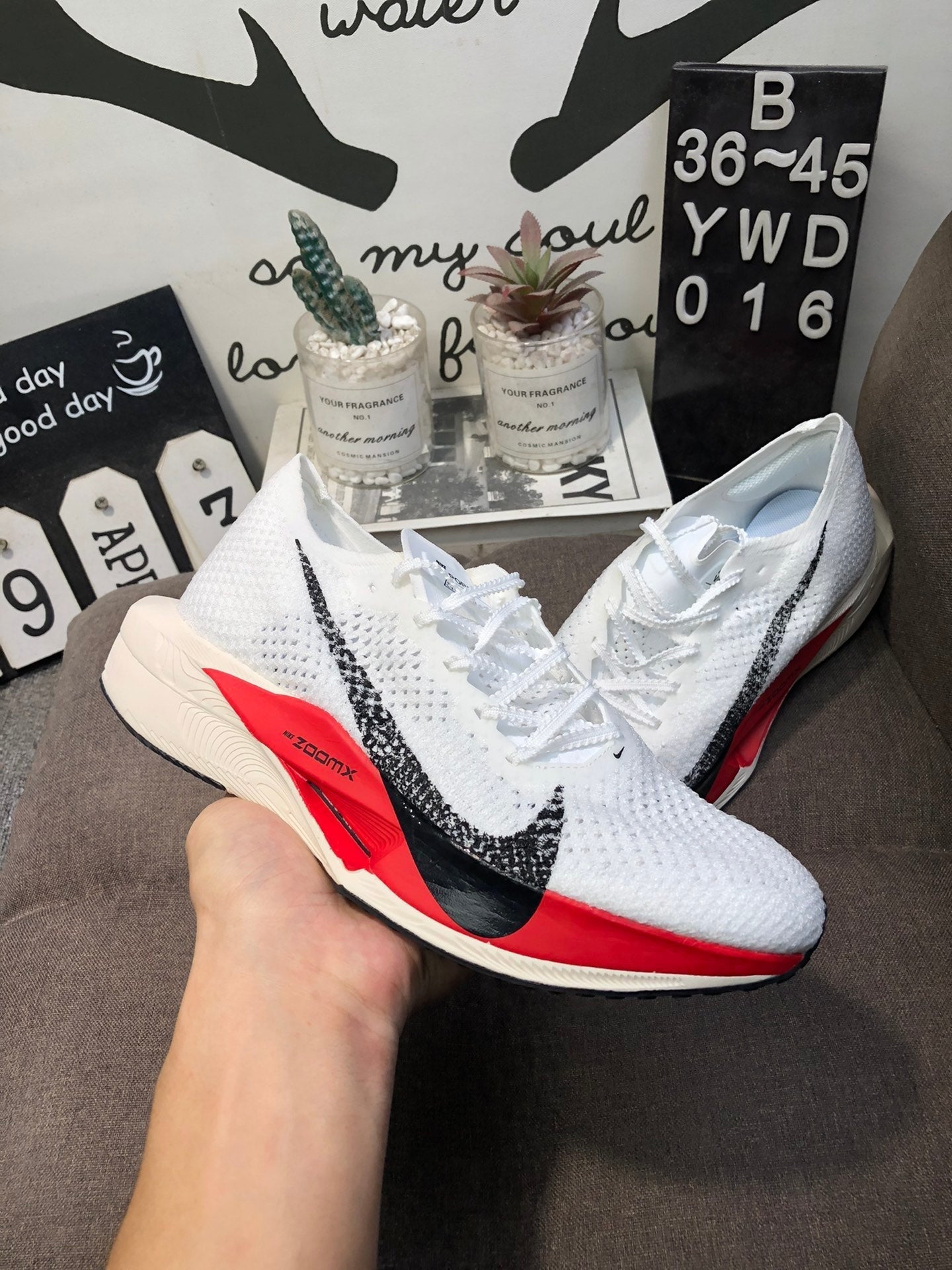 Nike Air Zoom X Vaporfly 3 - Branco/Vermelho