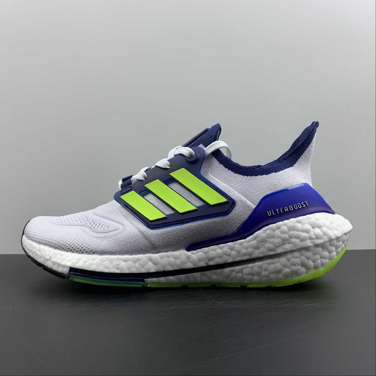 Adidas Ultraboost 22 - Azul/Verde