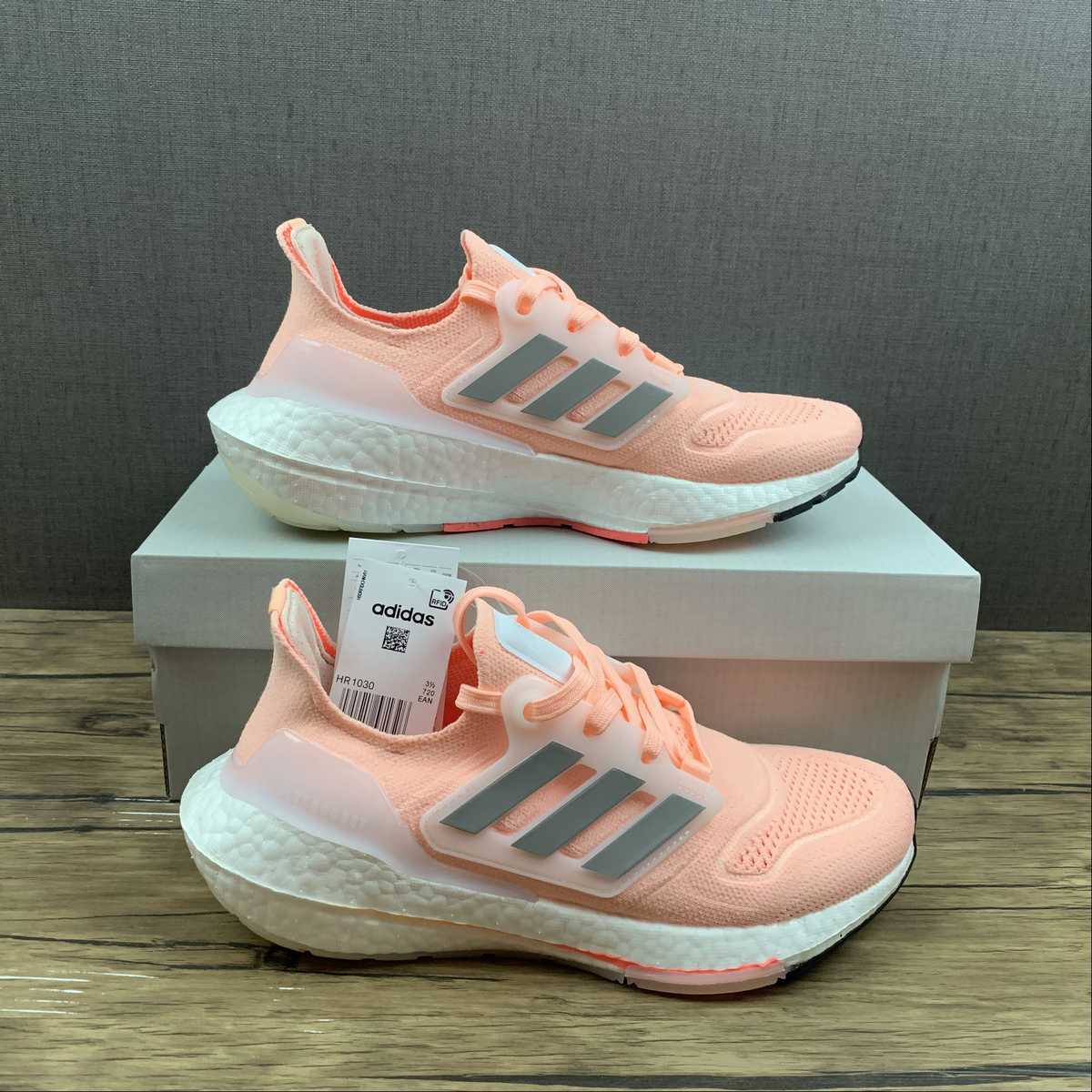 Adidas Ultraboost 22 - Rosa/Cinza