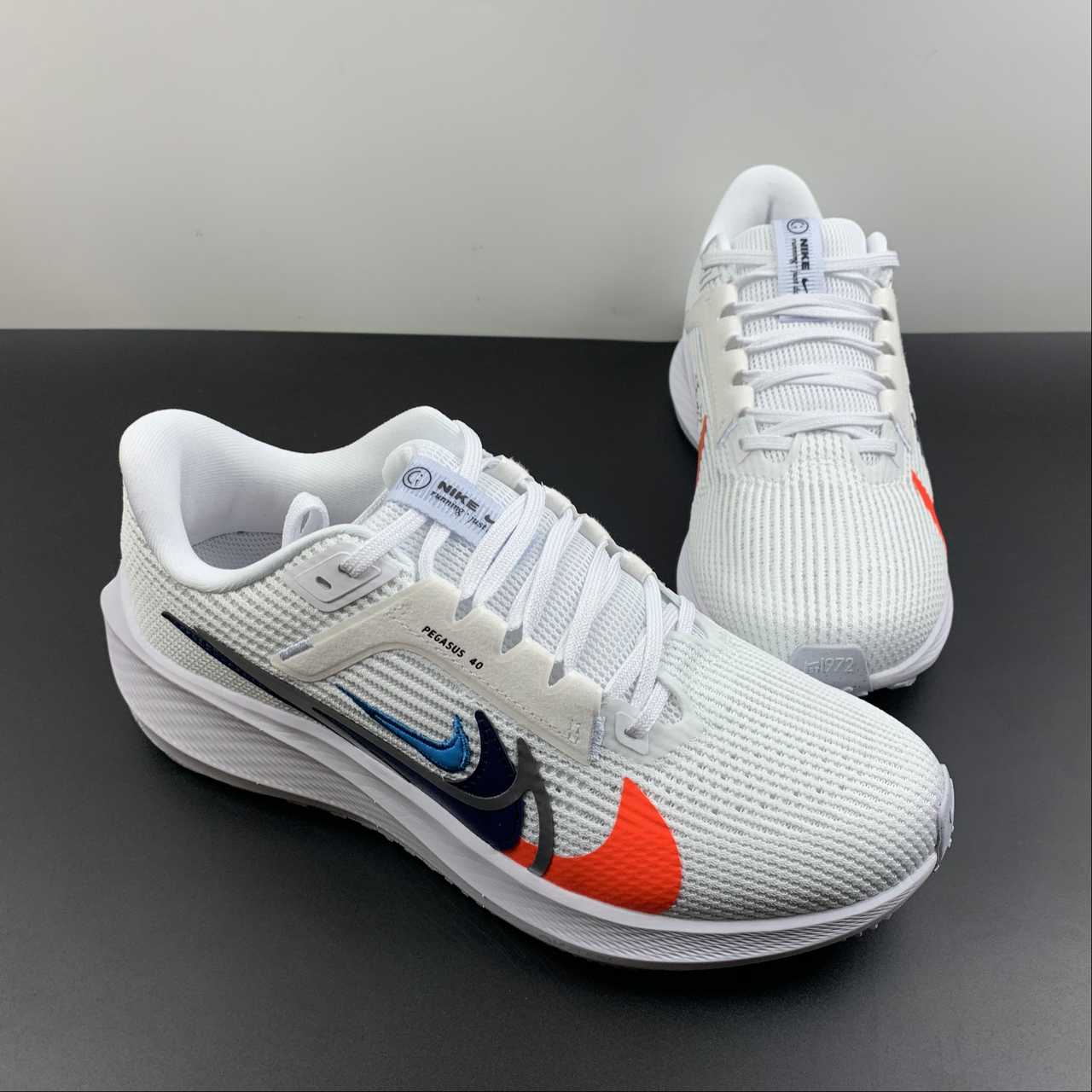 Nike Air Zoom Pegasus 40 - Branco/Preto/Laranja