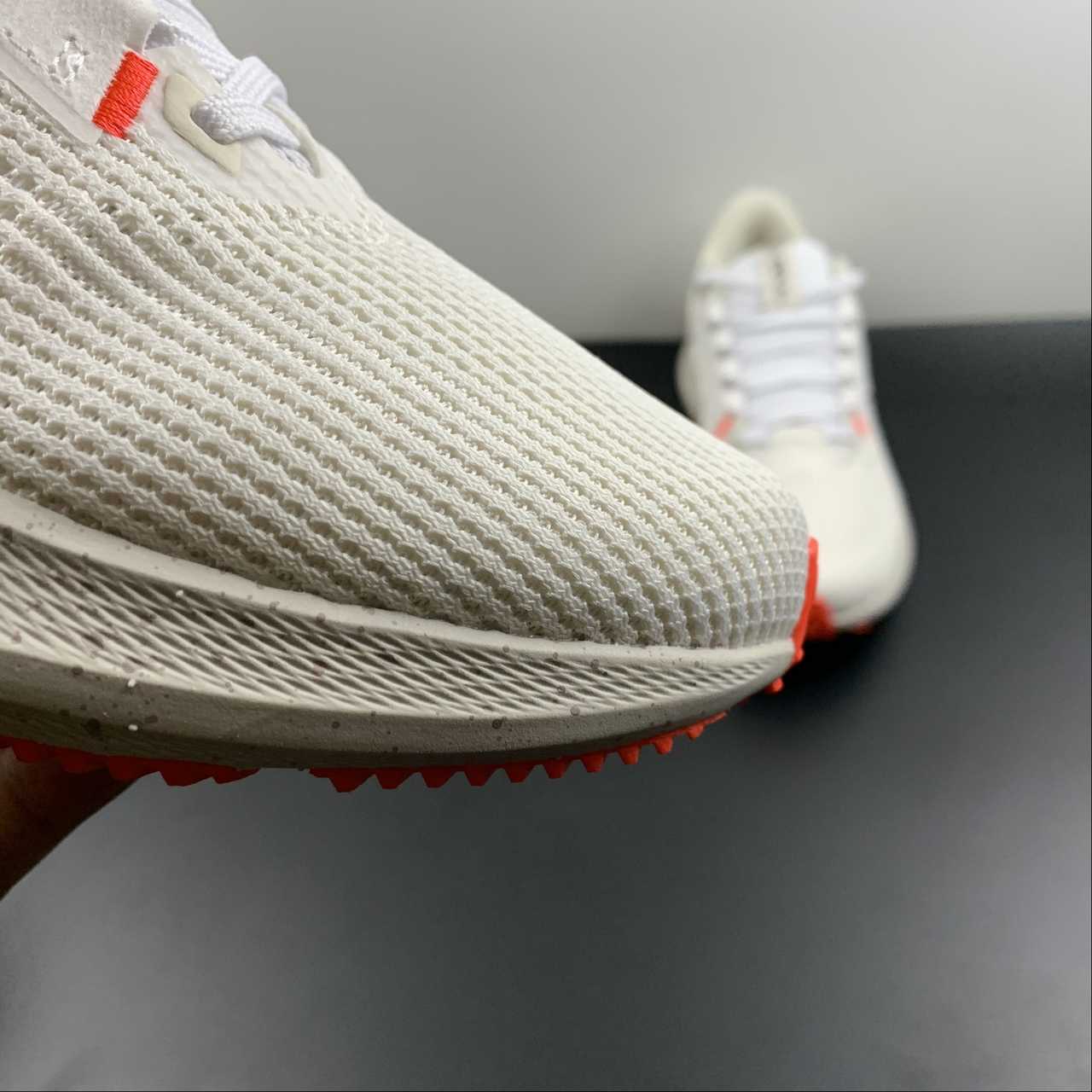 Nike Air Zoom Pegasus 40 - Branco/Preto/Laranja 2