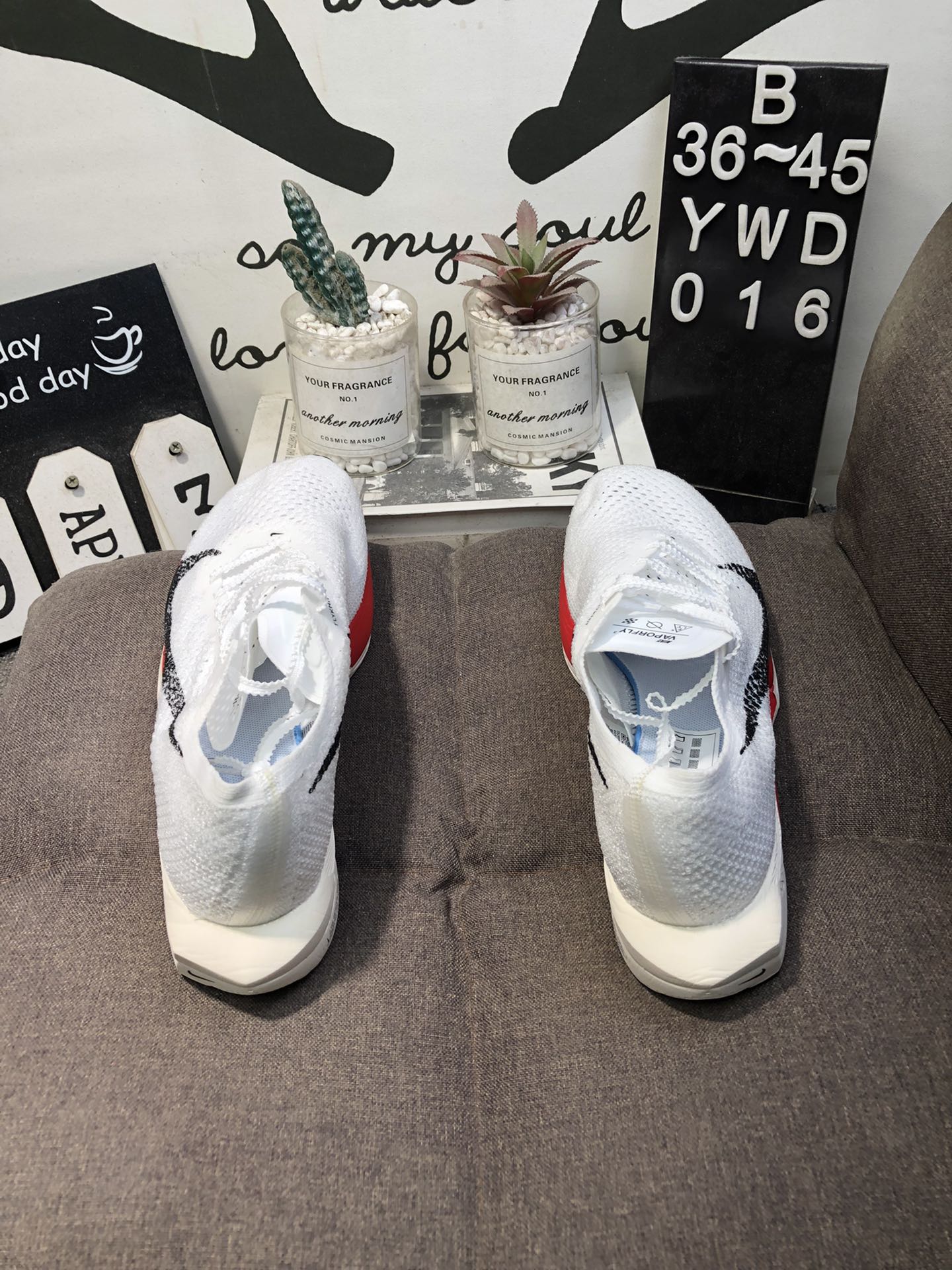 Nike Air Zoom X Vaporfly 3 - Branco/Vermelho