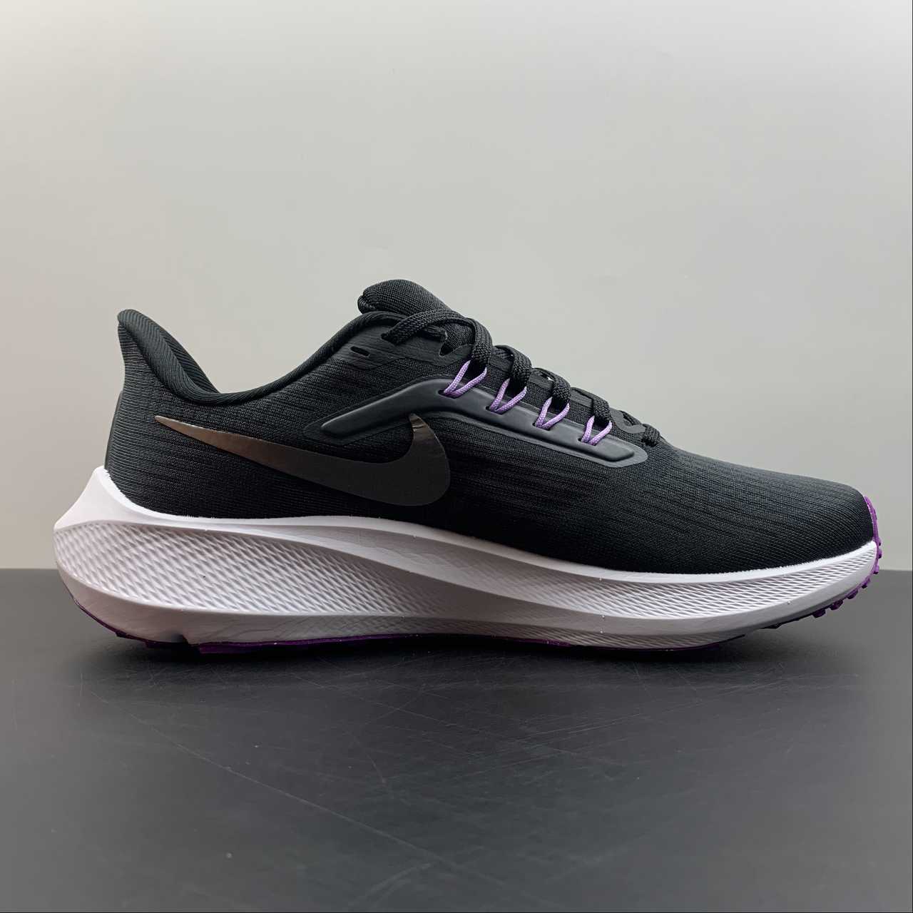 Nike Air Zoom Pegasus 39 - Preto/Branco