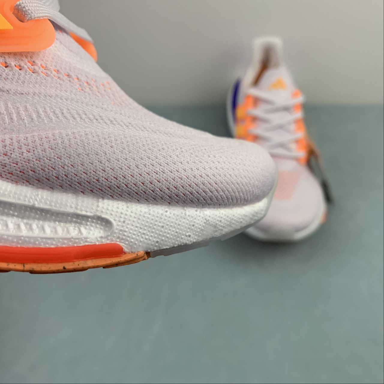 Adidas Ultraboost Light 23 - Cinza/Laranja/Roxo