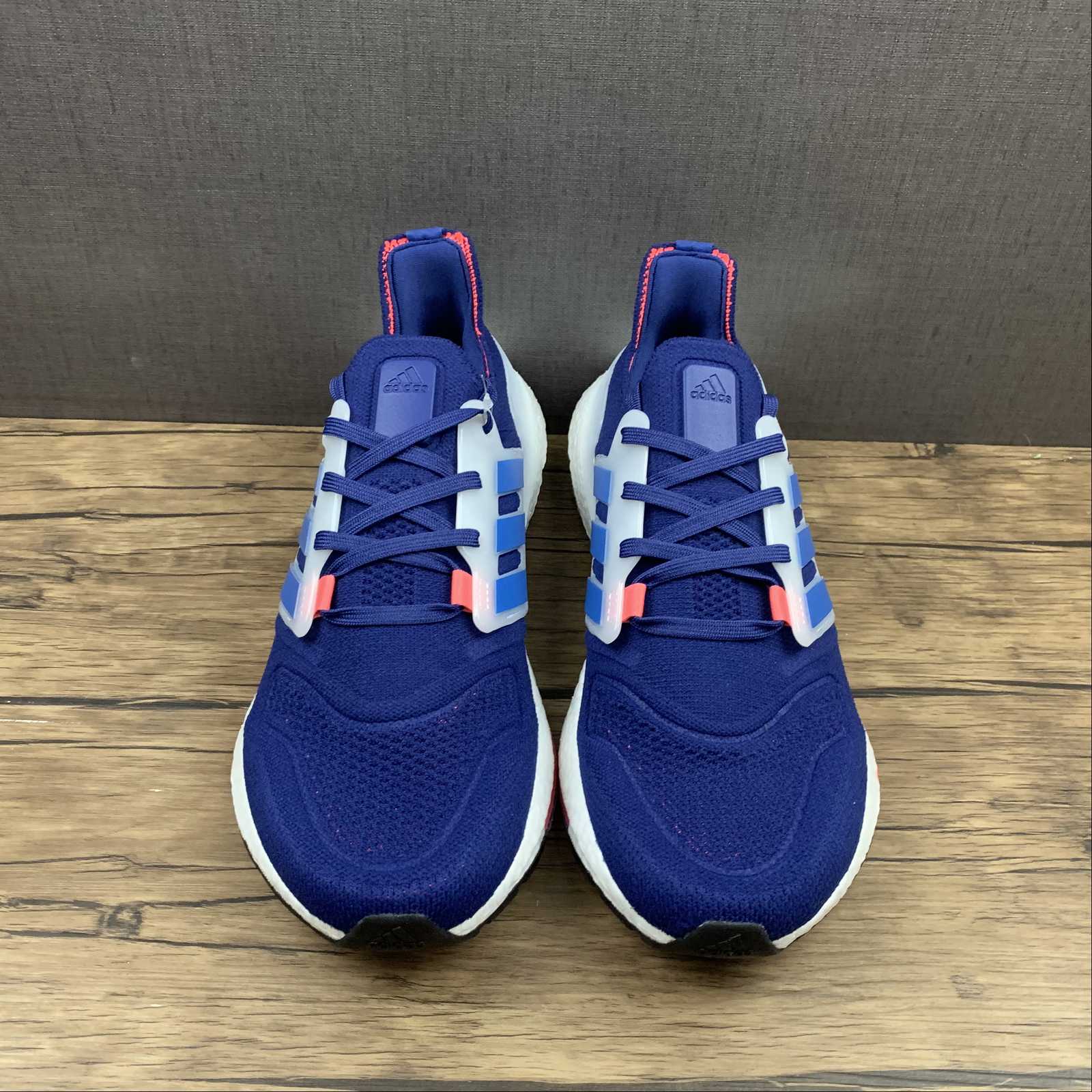 Adidas Ultraboost 22 - Azul/Branco