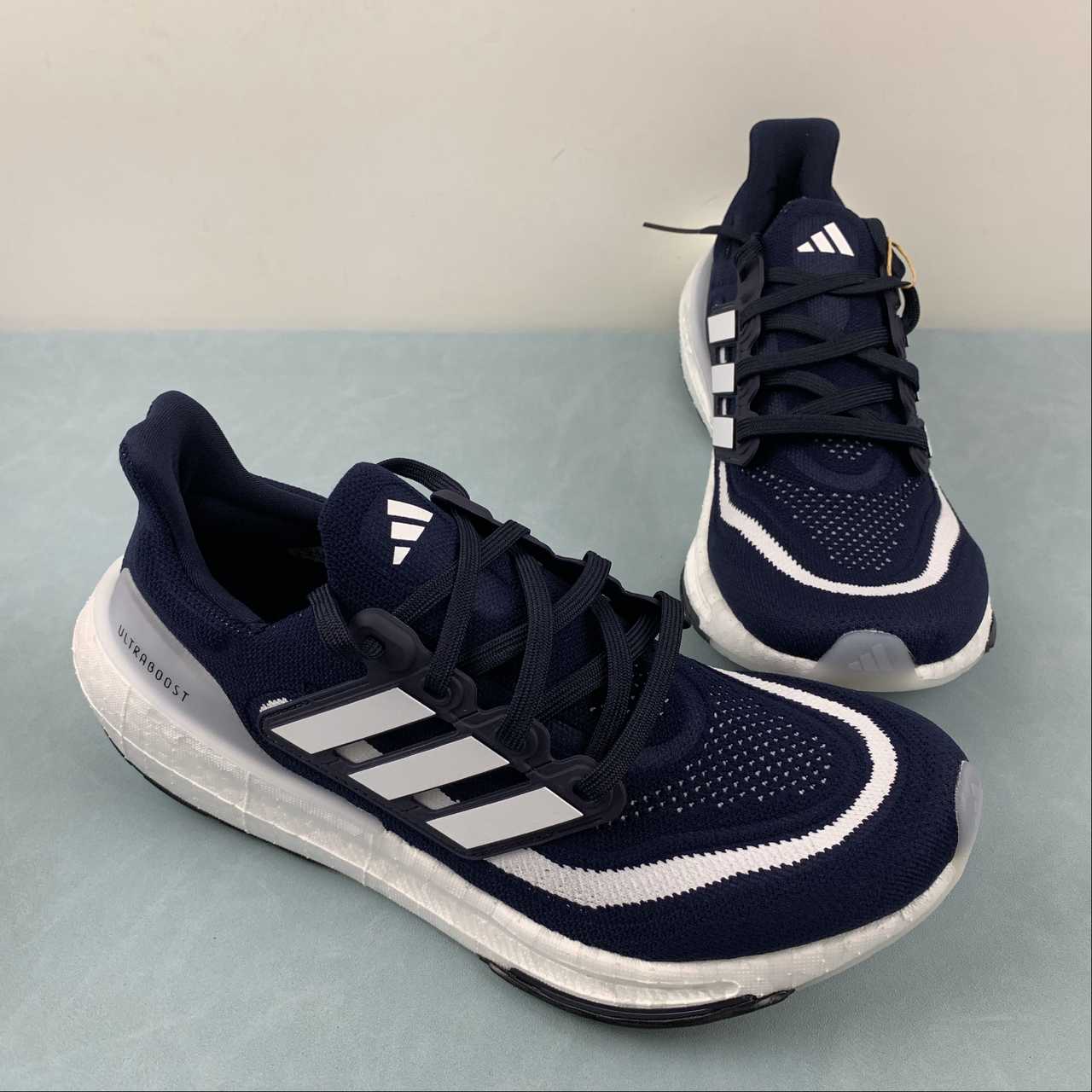 Adidas Ultraboost Light 23 - Azul Marinho/Branco