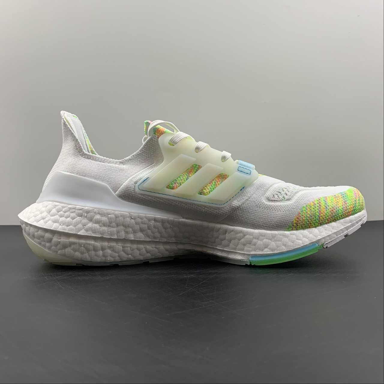 Adidas Ultraboost 22 - Branco/Verde