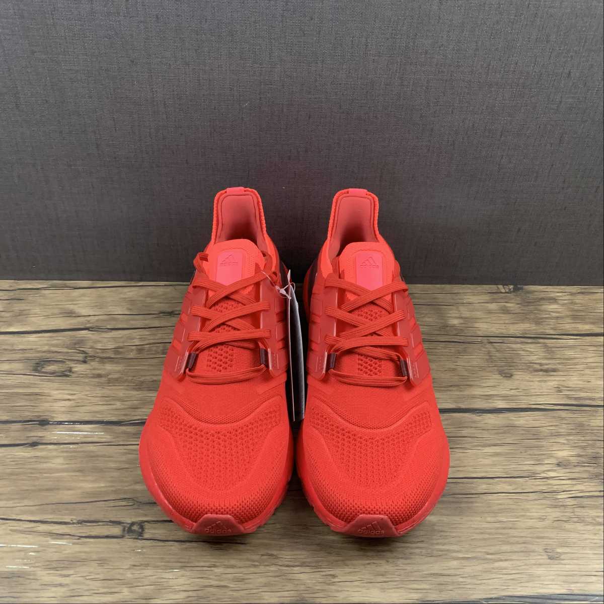 Adidas Ultraboost 22 - Vermelho/Preto