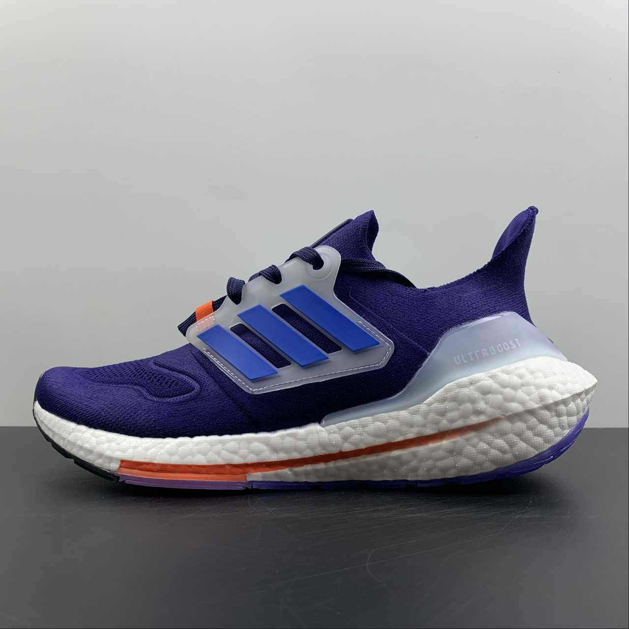 Adidas Ultraboost 22 - Roxo/Azul/Laranja