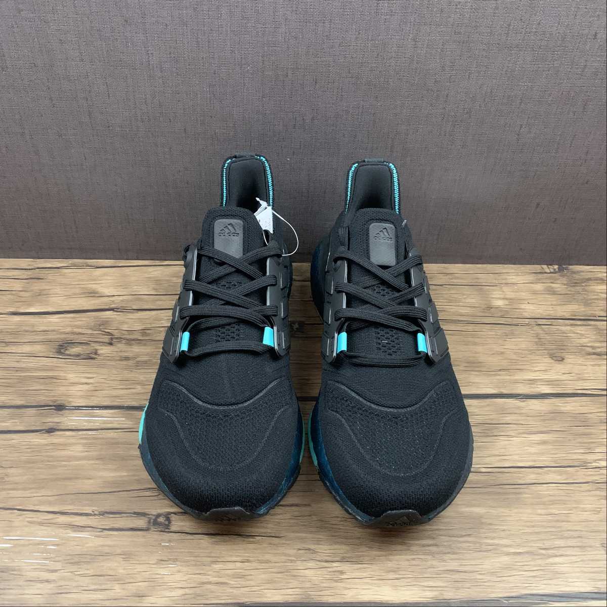 Adidas Ultraboost 22 - Preto/Verde