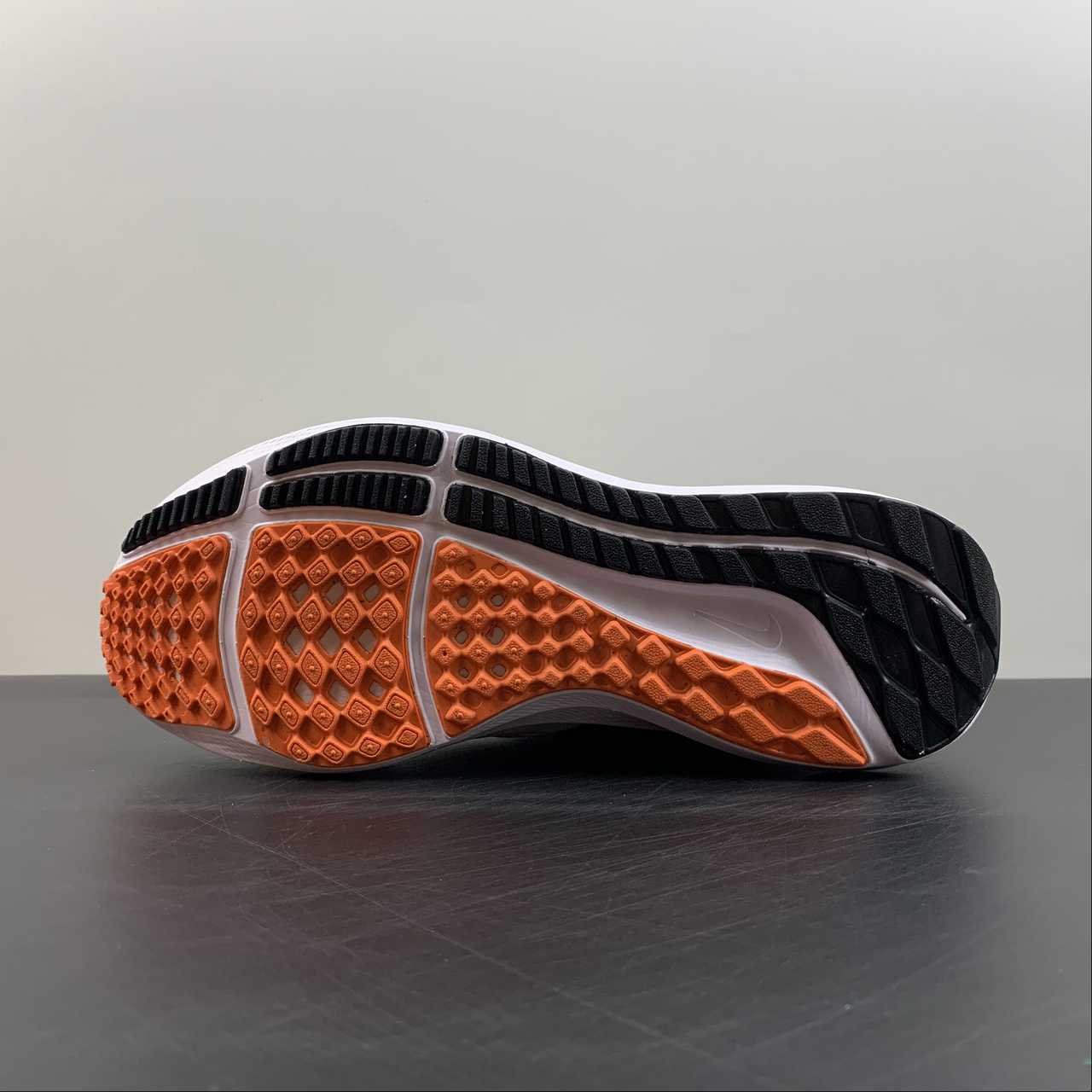 Nike Air Zoom Pegasus 39 - Branco/Laranja