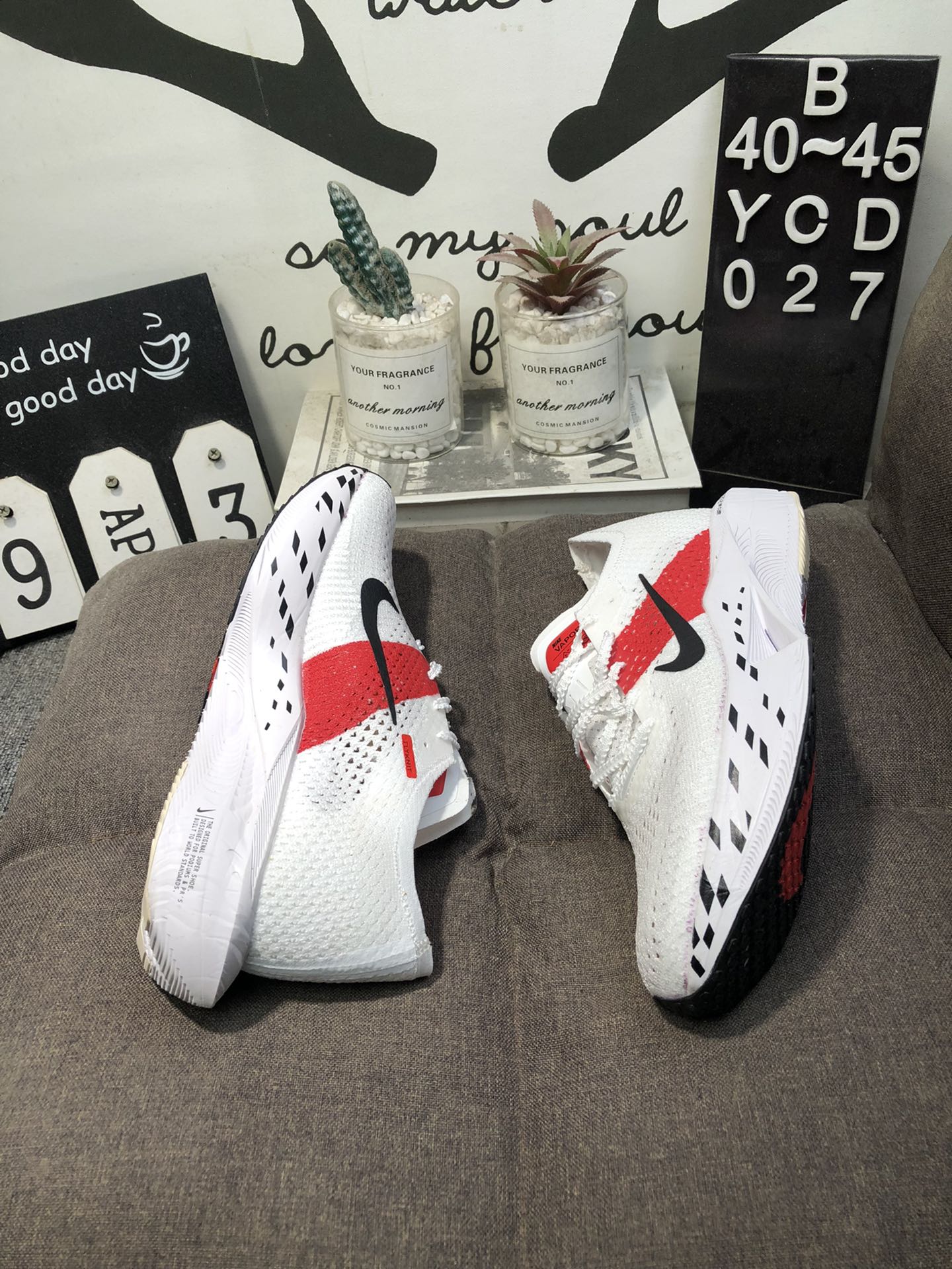 Nike Air Zoom X Vaporfly 3 - Branco/Vermelho/Preto