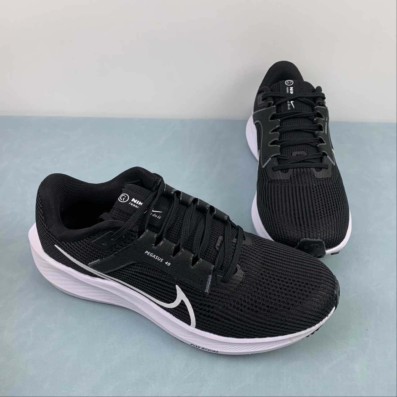 Nike Air Zoom Pegasus 40 - Preto/Branco