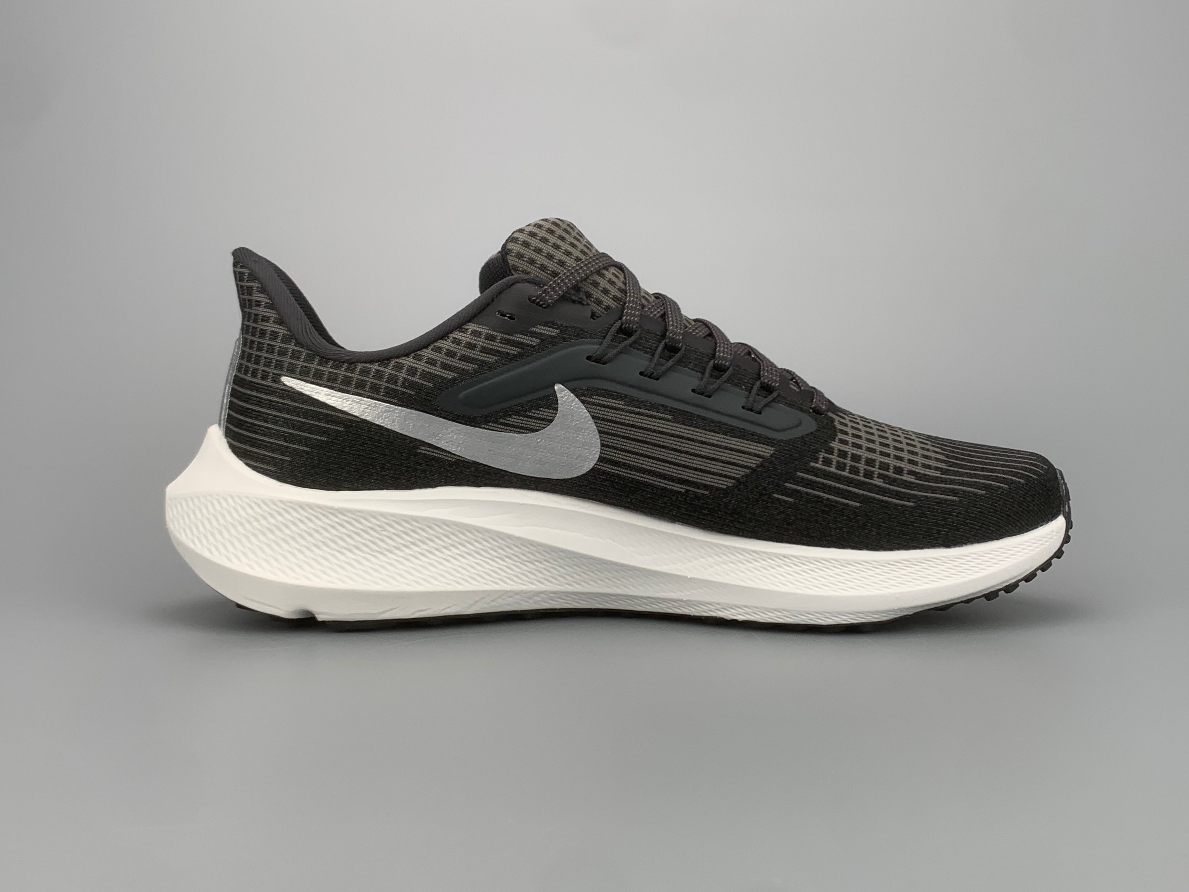 Nike Air Zoom Pegasus 39 - Cinza Escuro