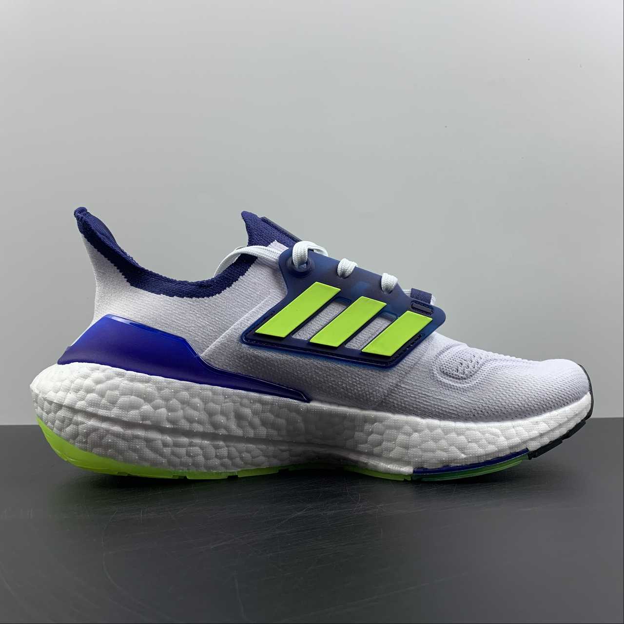 Adidas Ultraboost 22 - Azul/Verde