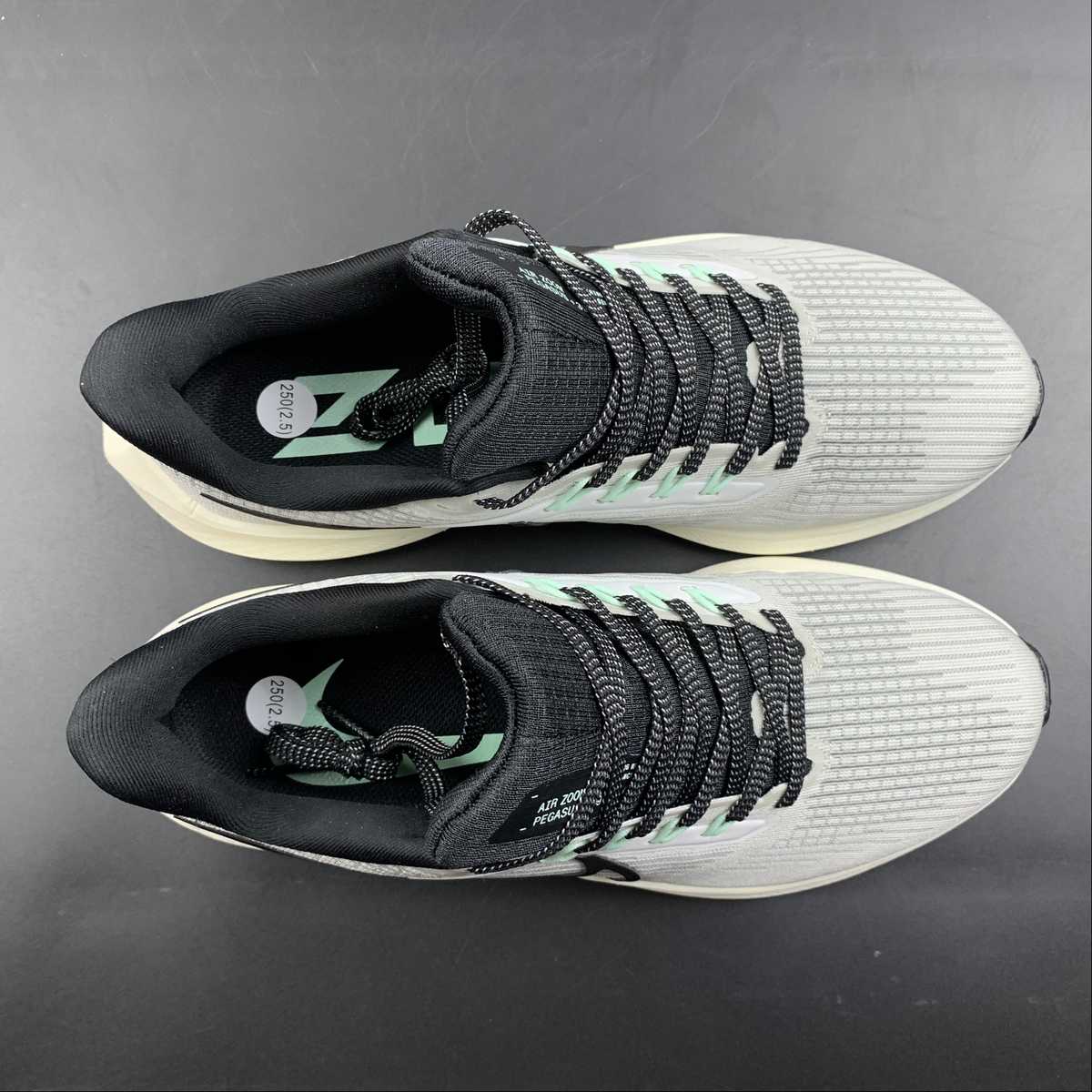 Nike Air Zoom Pegasus 39 - Cinza/Preto