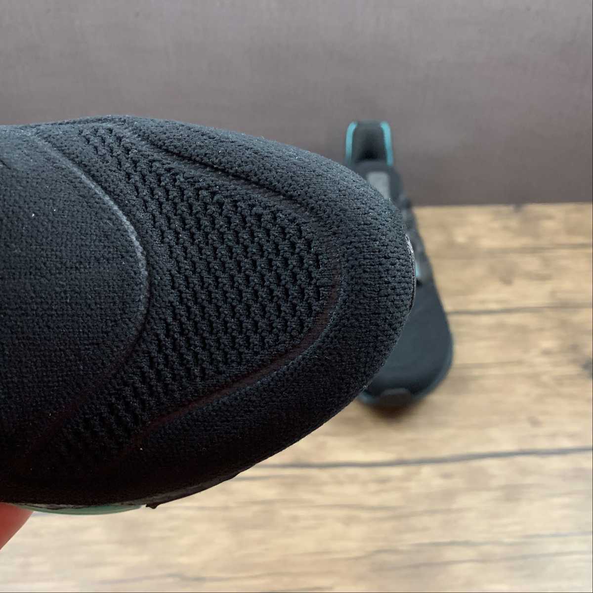 Adidas Ultraboost 22 - Preto/Verde