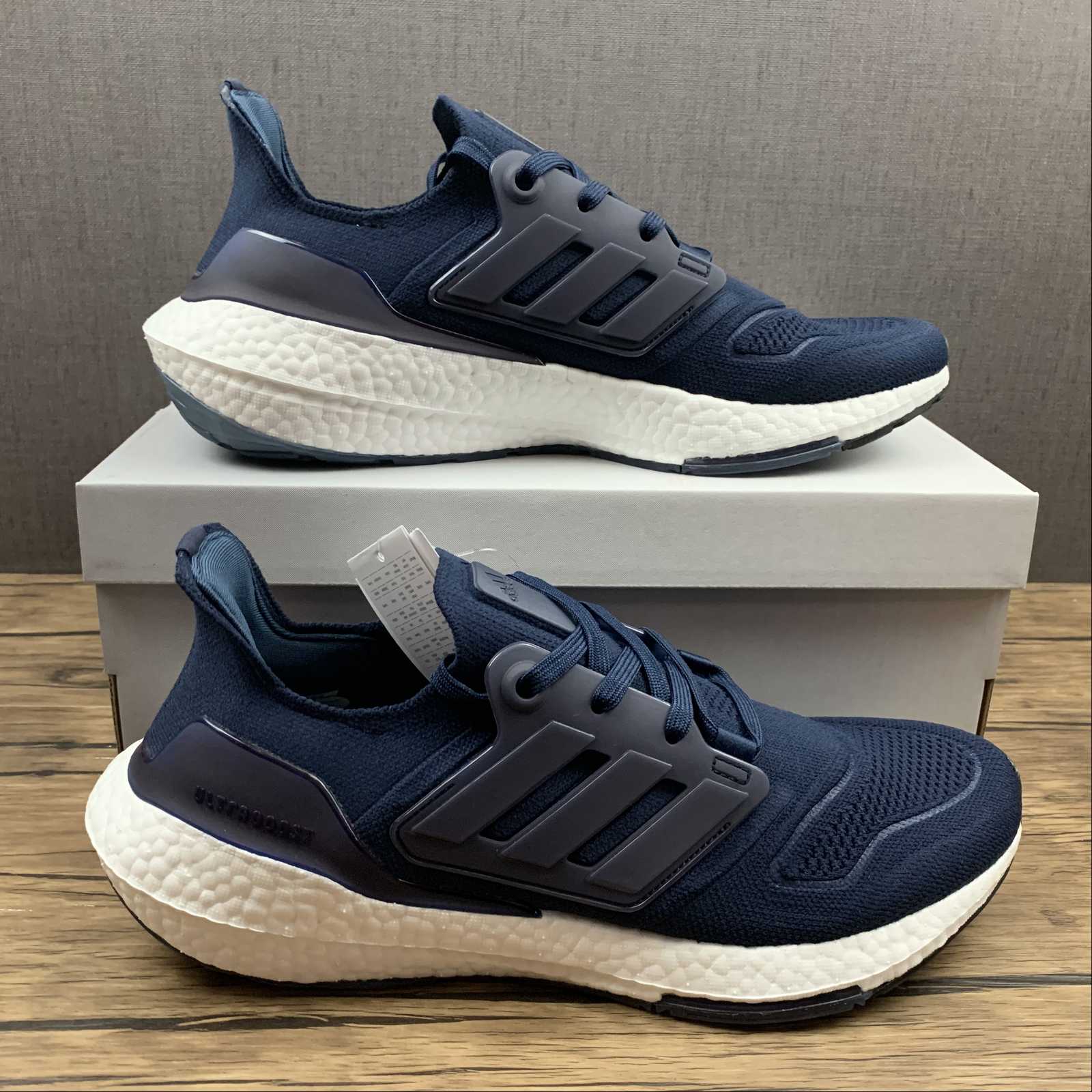 Adidas Ultraboost 22 - Azul Marinho