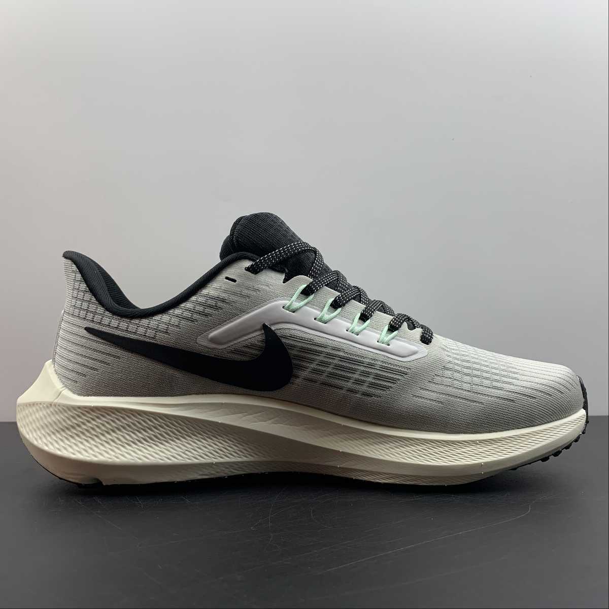 Nike Air Zoom Pegasus 39 - Cinza/Preto