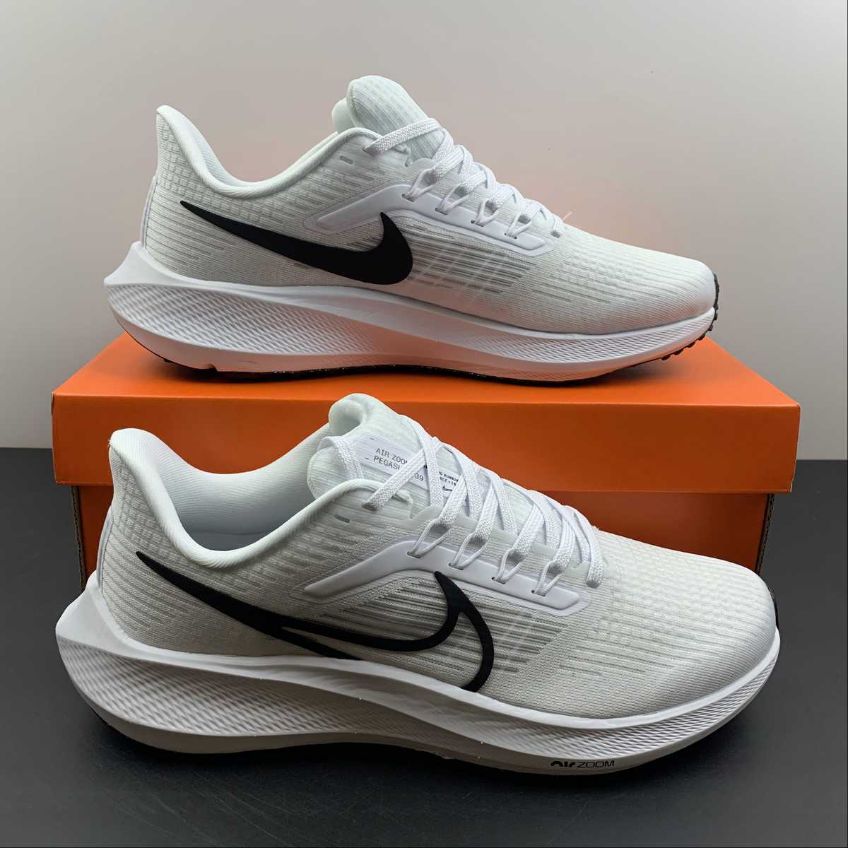 Nike Air Zoom Pegasus 39 - Branco/Preto