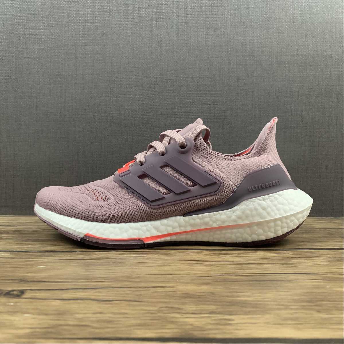 Adidas Ultraboost 22 'Magic Mauve' Roxo