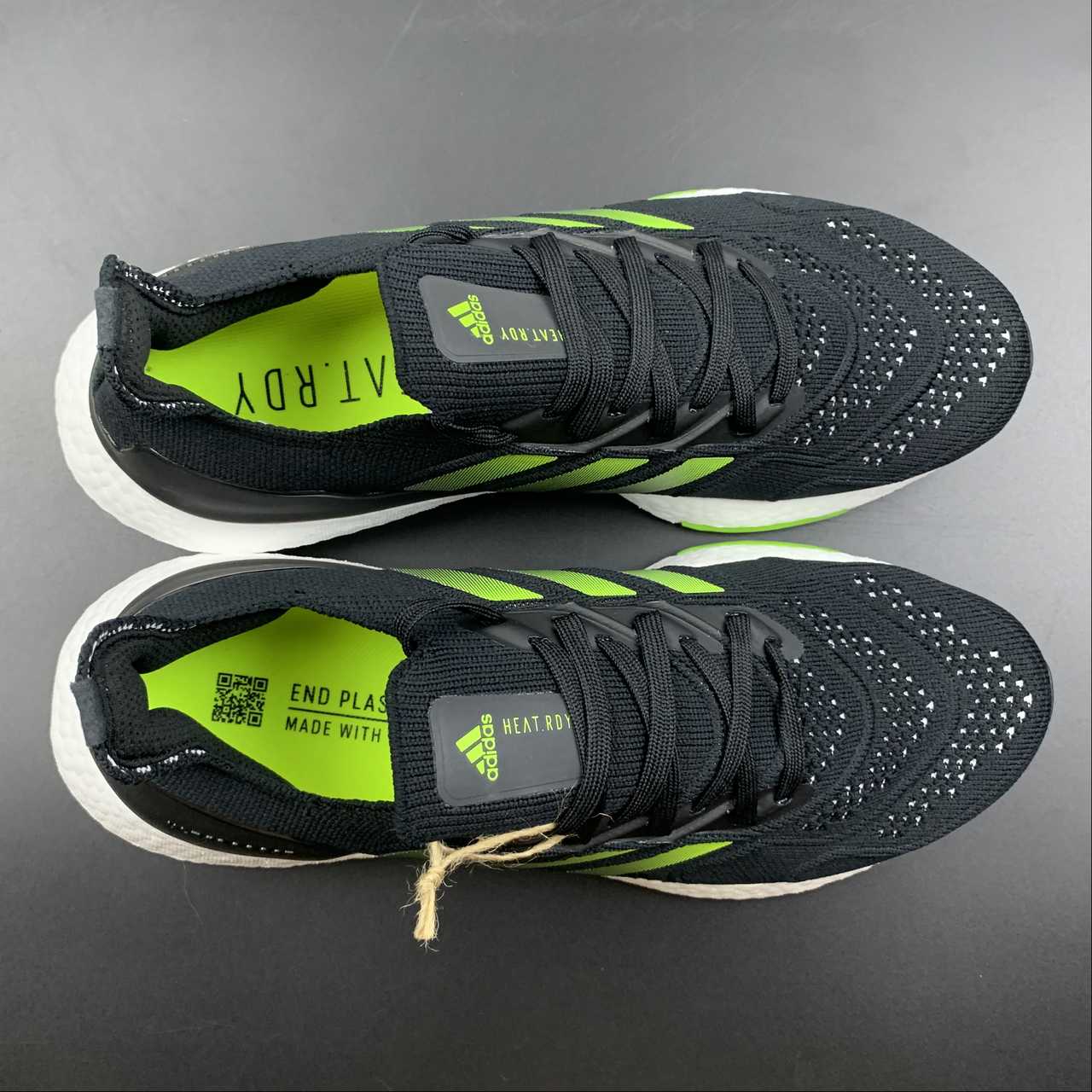 Adidas Ultraboost 22 - Preto/Branco/Verde