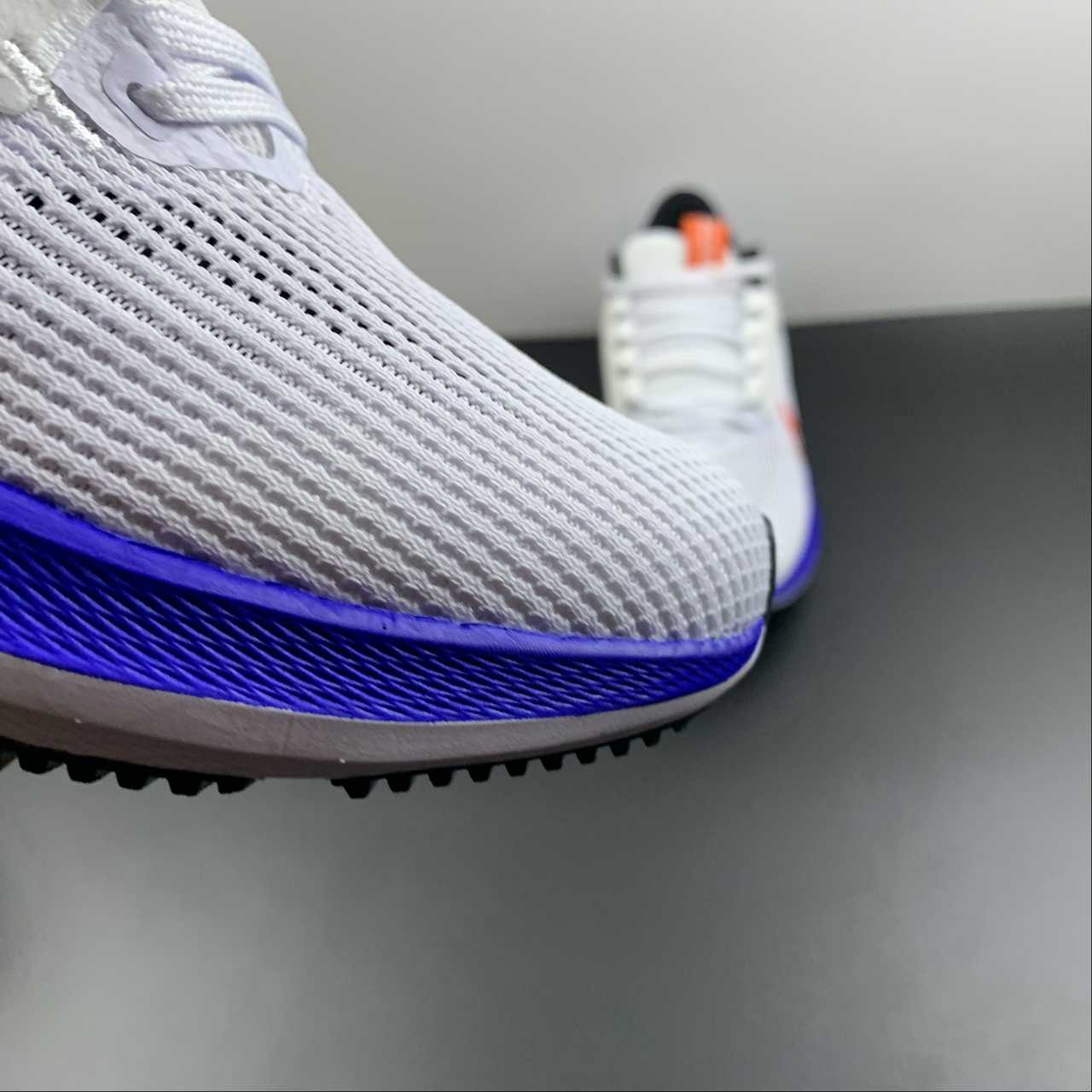 Nike Air Zoom Pegasus 40 - Branco/Azul/Laranja