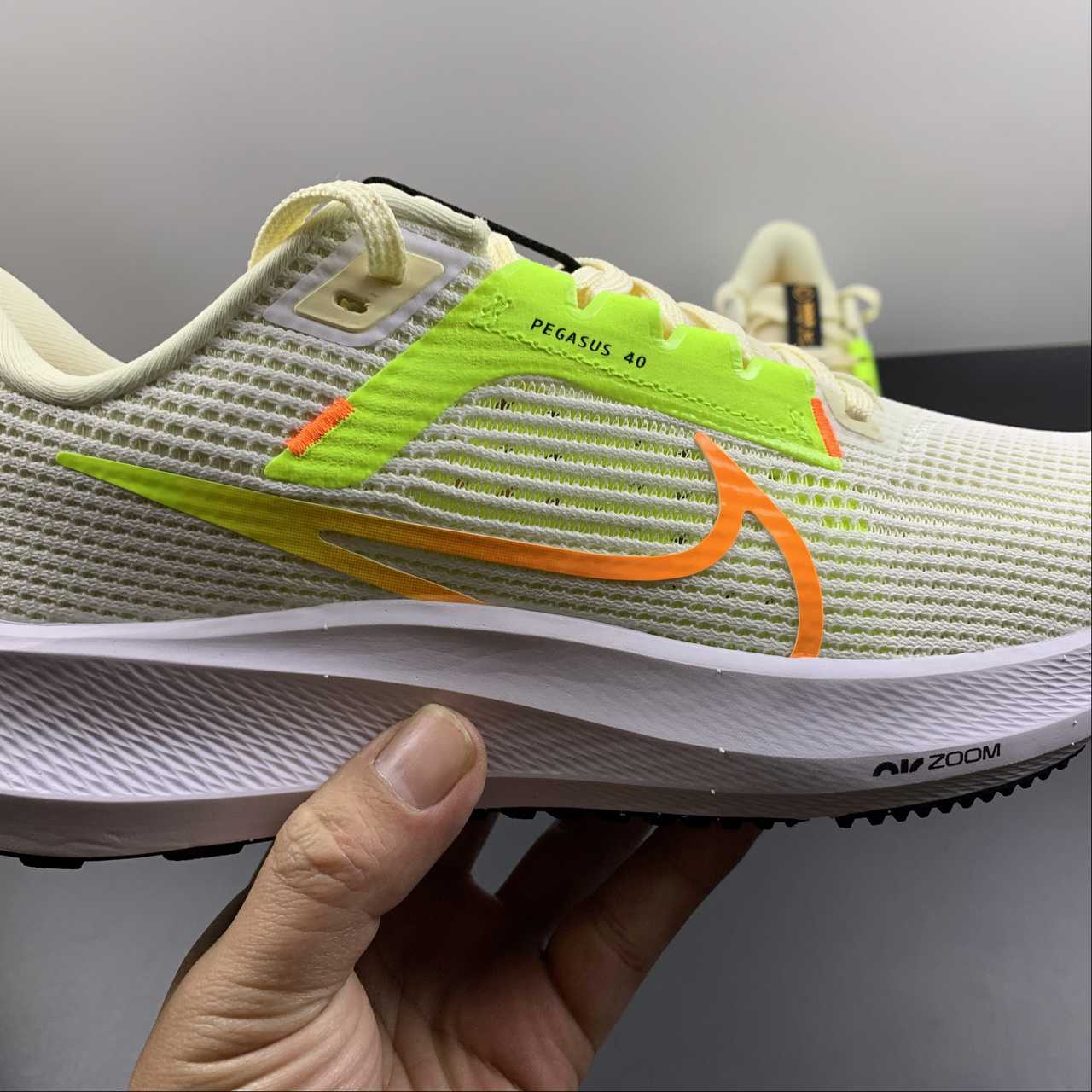 Nike Air Zoom Pegasus 40 - Branco/Amarelo/Laranja