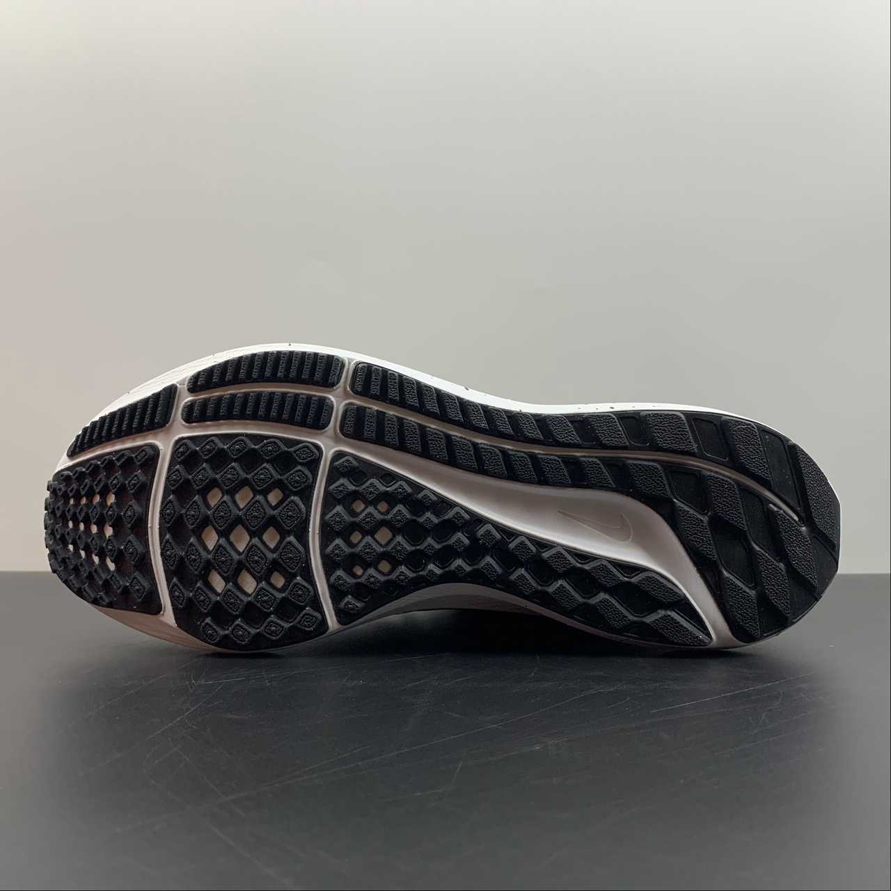 Nike Air Zoom Pegasus 39 - Preto/Cinza