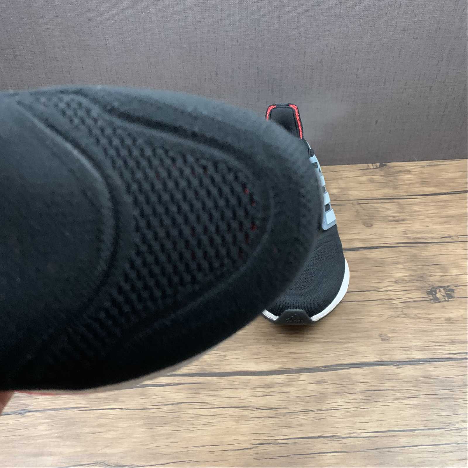 Adidas Ultraboost 22 - Preto/Cinza