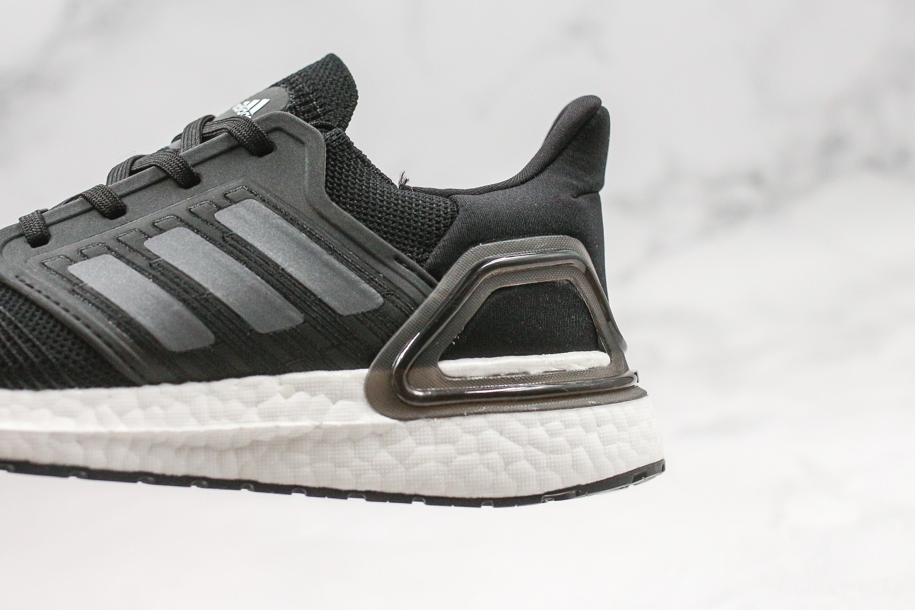Adidas Ultraboost 20 - Preto/Cinza