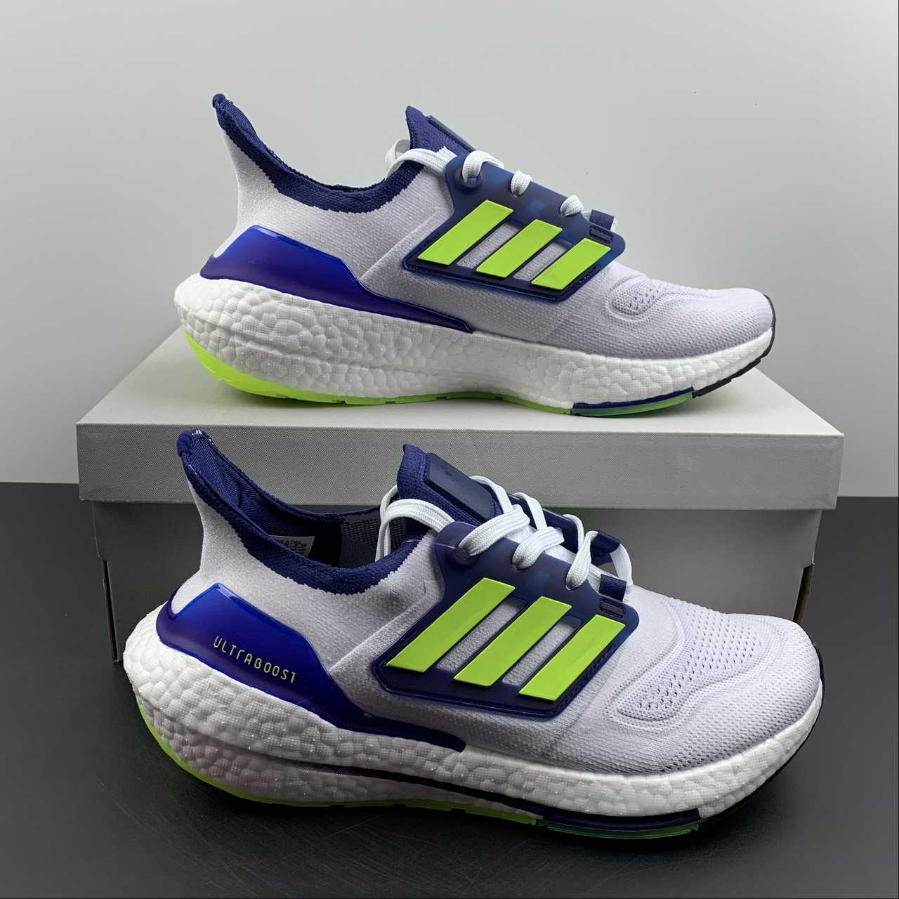 Adidas Ultraboost 22 - Azul/Verde