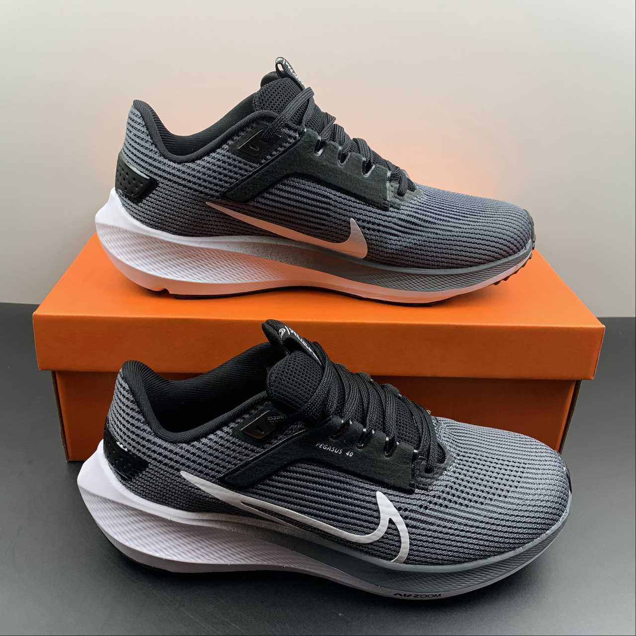 Nike Air Zoom Pegasus 40 - Cinza/Branco