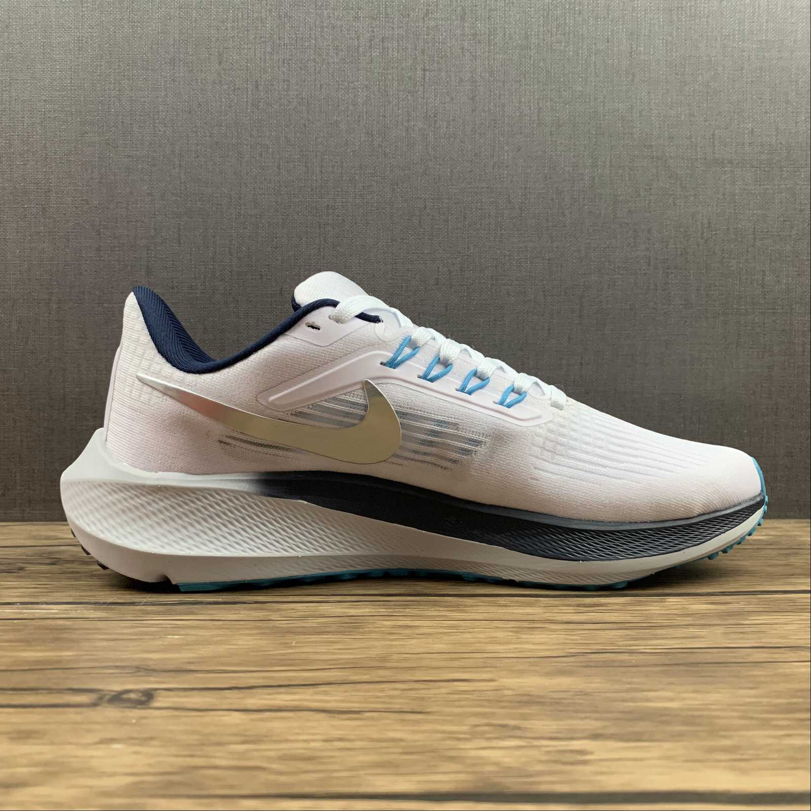 Nike Air Zoom Pegasus 39 - Branco/Cinza/Azul