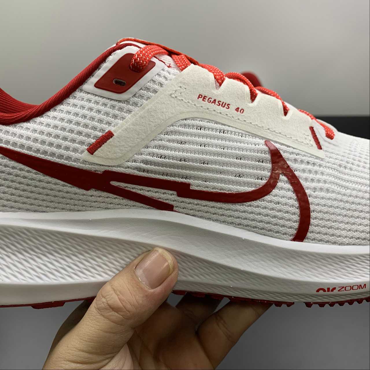 Nike Air Zoom Pegasus 40 - Branco/Marrom