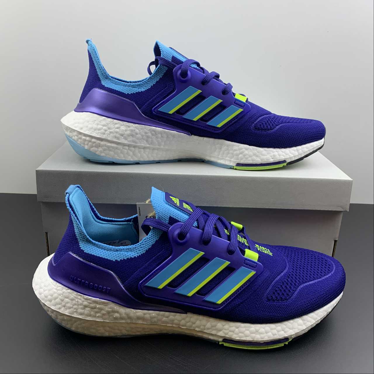 Adidas Ultraboost 22 - Roxo/Azul